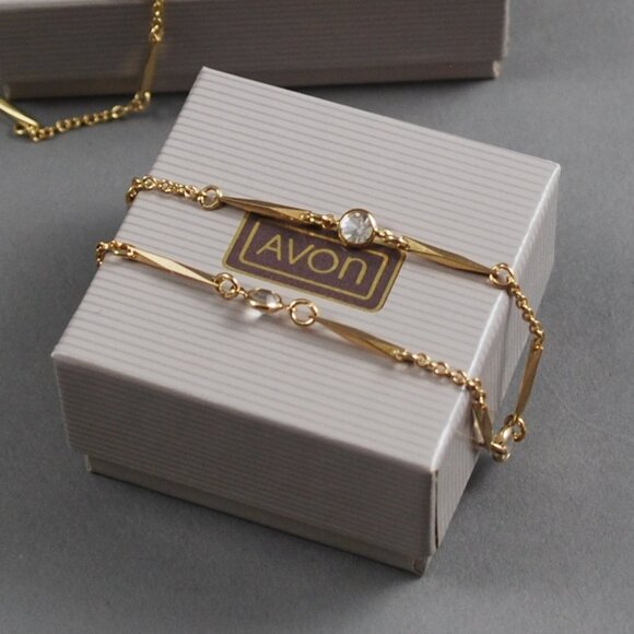 1984 Avon Simulated Diamond Accent in Goldtone Necklace and Bracelet Set - Picture 2 of 9